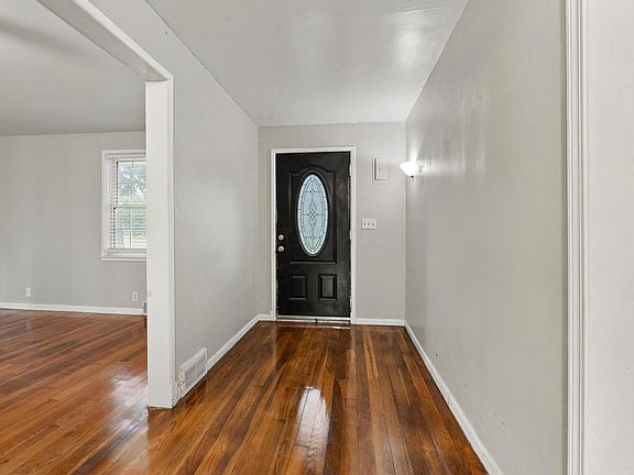 5th image of 312 James Rd