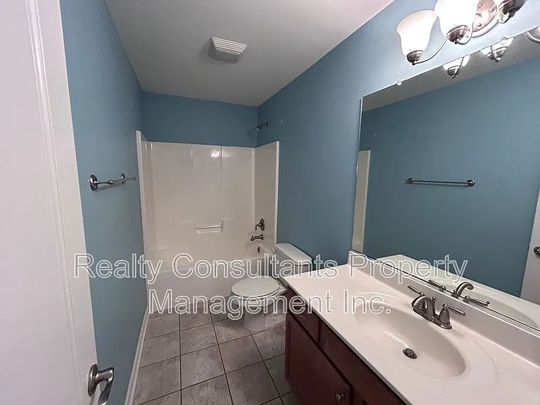 4540 Pebble Lake Dr — Photo 37