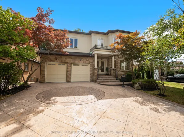 762 Duchess Dr, Mississauga, ON L4Y 1H7