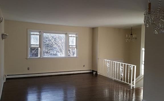 2nd image of 20 Heritage Pl