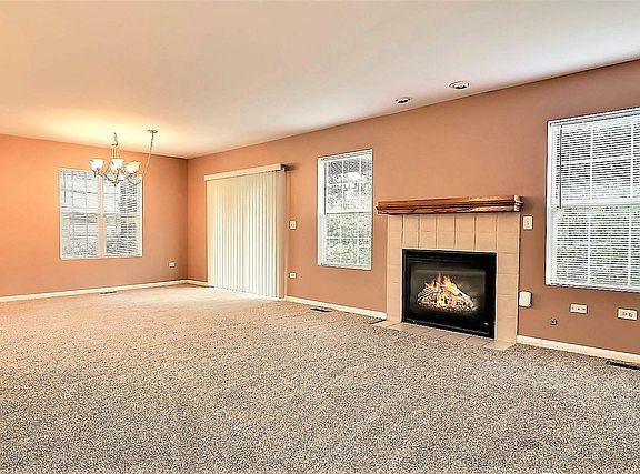 4th image of 2427 Stoughton Cir #2427