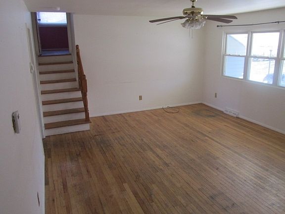 4th image of 10 Lamplighter Ln