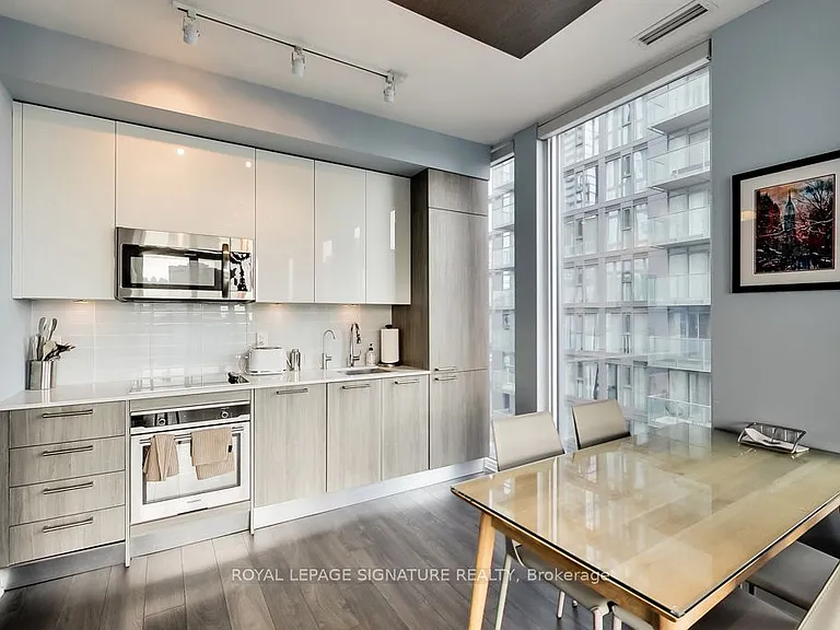 28 Wellesley St E #1704 — Photo 6