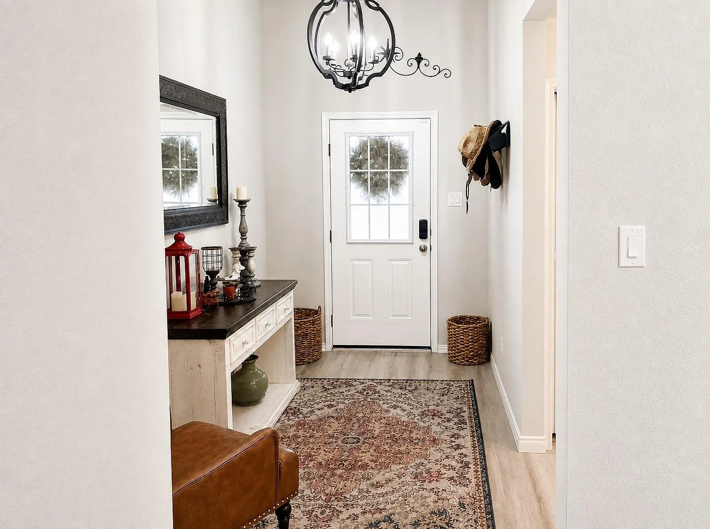 4 bed, 3.0 bath, 2407 sqft, $2,450 — Photo 4