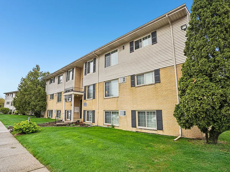 River Raisin Apartments — Photo 64