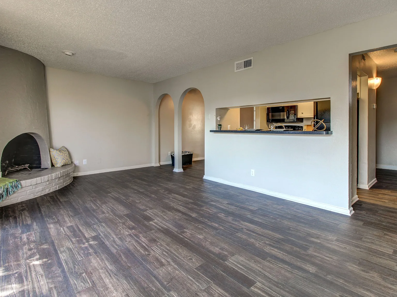 Oak Terrace — Photo 2