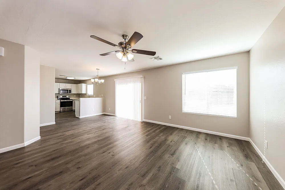 4 bed, 2.5 bath, 1730 sqft, $2,220 — Photo 4