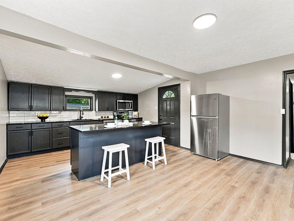 1st image of 213 Town St