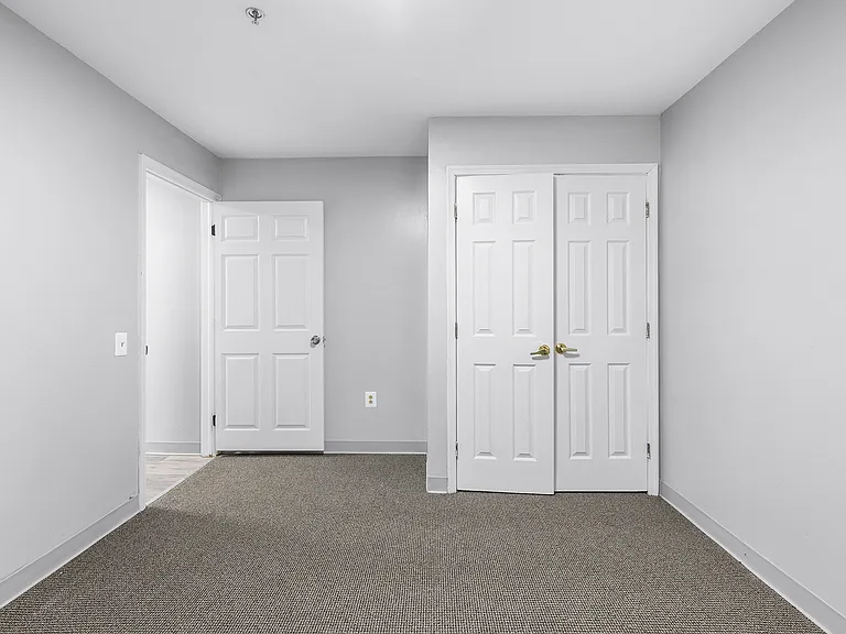 Edgewood Apartments — Photo 10