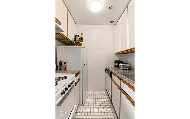 Sold by Douglas Elliman | media 18