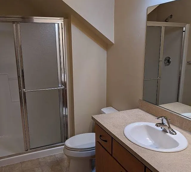 #4 - Bath 1 #4 - Bath 1