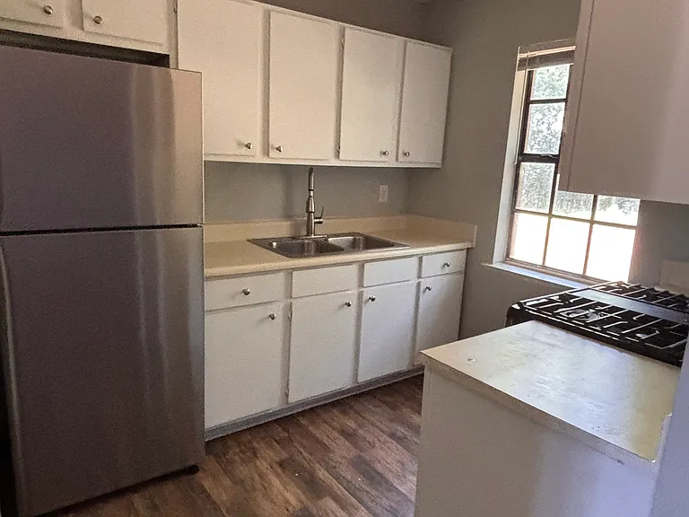 821 W Edgemont Ave #833 — Photo 2
