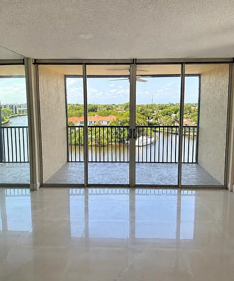 22 Royal Palm Way #606 — Photo 15