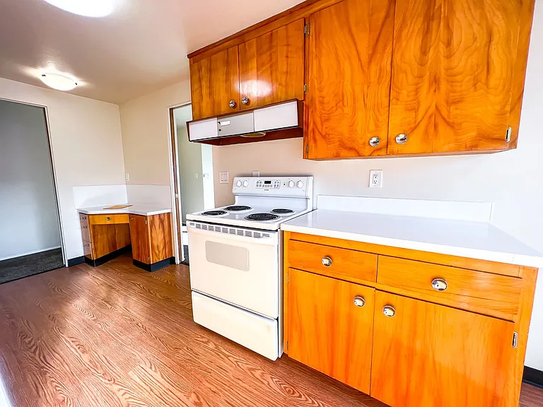 IRO Apartments — Photo 37