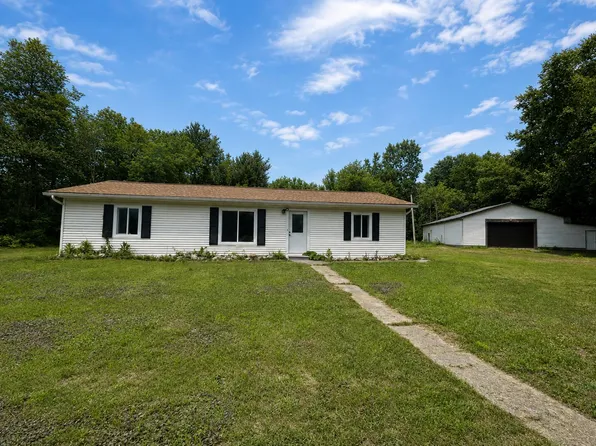 1700 Shipman Rd, Oxford, MI 48371