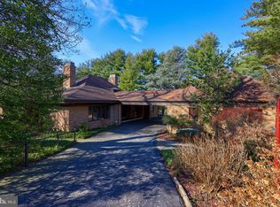 725 Glenwood Dr, York, PA 17403