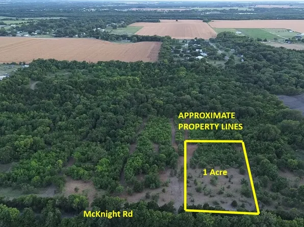 1 McKnight Rd, Ferris, TX 75125