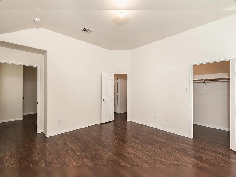 5802 Santa Bernadetta — Photo 7