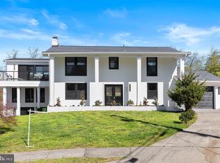 2100 S Pierce St, Arlington, VA 22202