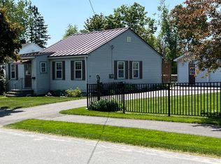 17 Crestmont Rd, Bangor, ME 04401