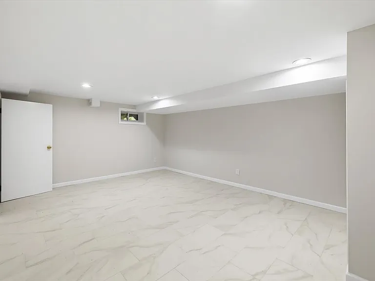 101 Pershing Rd — Photo 25