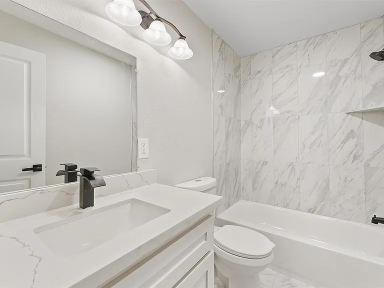 905 Franconia Dr — Photo 10