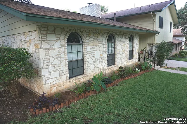 7634 Susan Elaine St — Photo 2