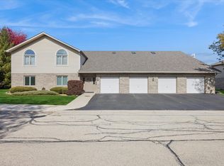 2689 Jodee Dr #B, Joliet, IL 60436
