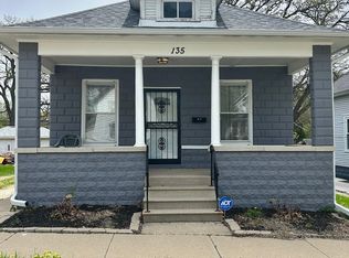 135 Evans Ave, Aurora, IL 60505