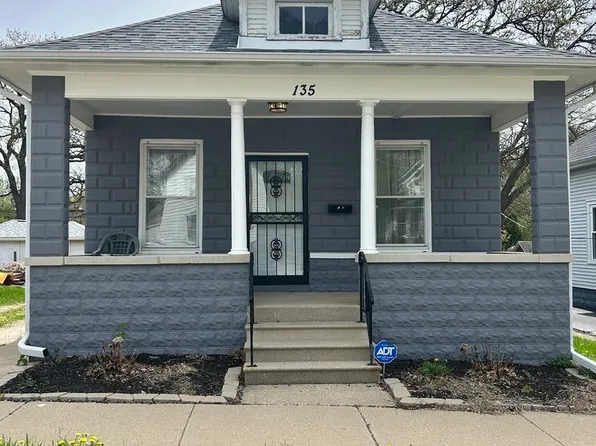 135 Evans Ave, Aurora, IL 60505