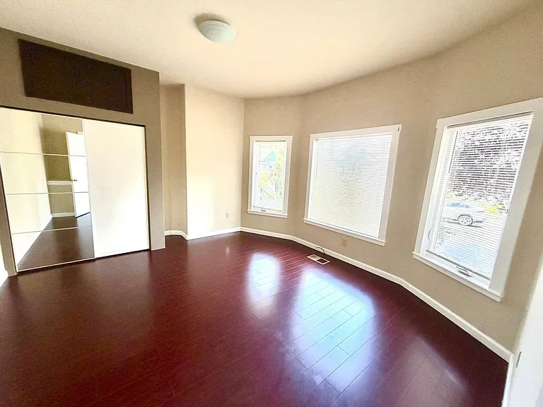 925 Apgar St — Photo 11