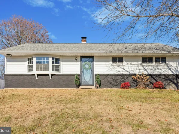 351 Maple Ave, Collegeville, PA 19426