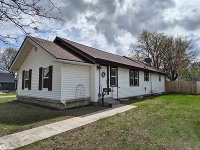 812 8th Ave E, Oskaloosa, IA, 52577