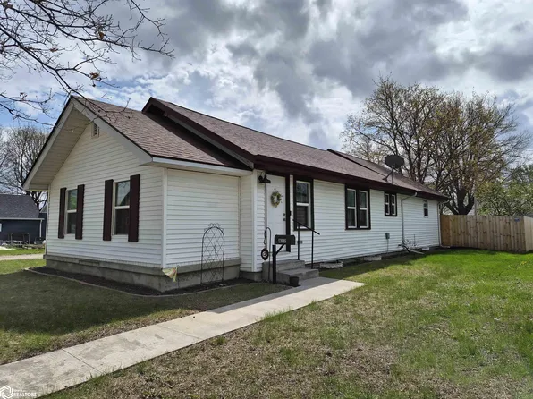 812 8th Ave E, Oskaloosa, IA 52577