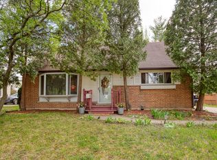 285 Bernard Dr, Buffalo Grove, IL 60089