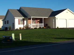 414 Freedom Dr, Shippensburg, PA 17257