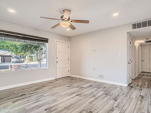 5th image of 2007 W DAHLIA Drive