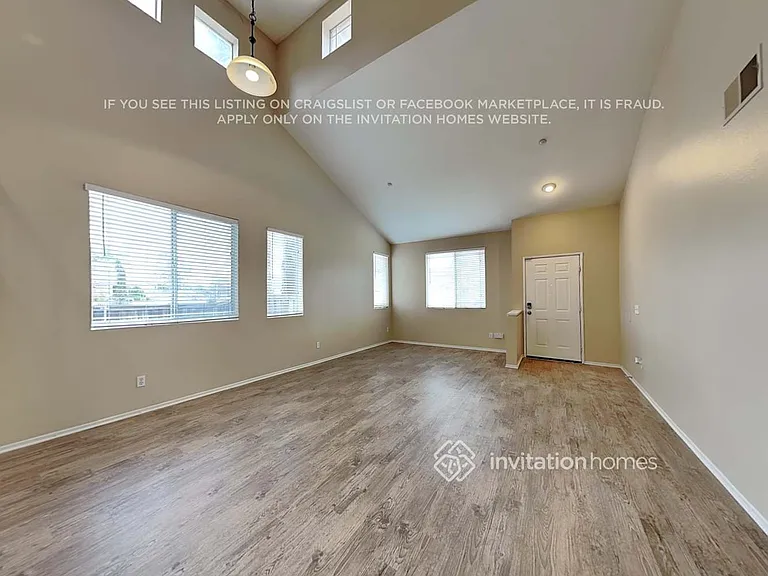 1454 Haddington Dr — Photo 4