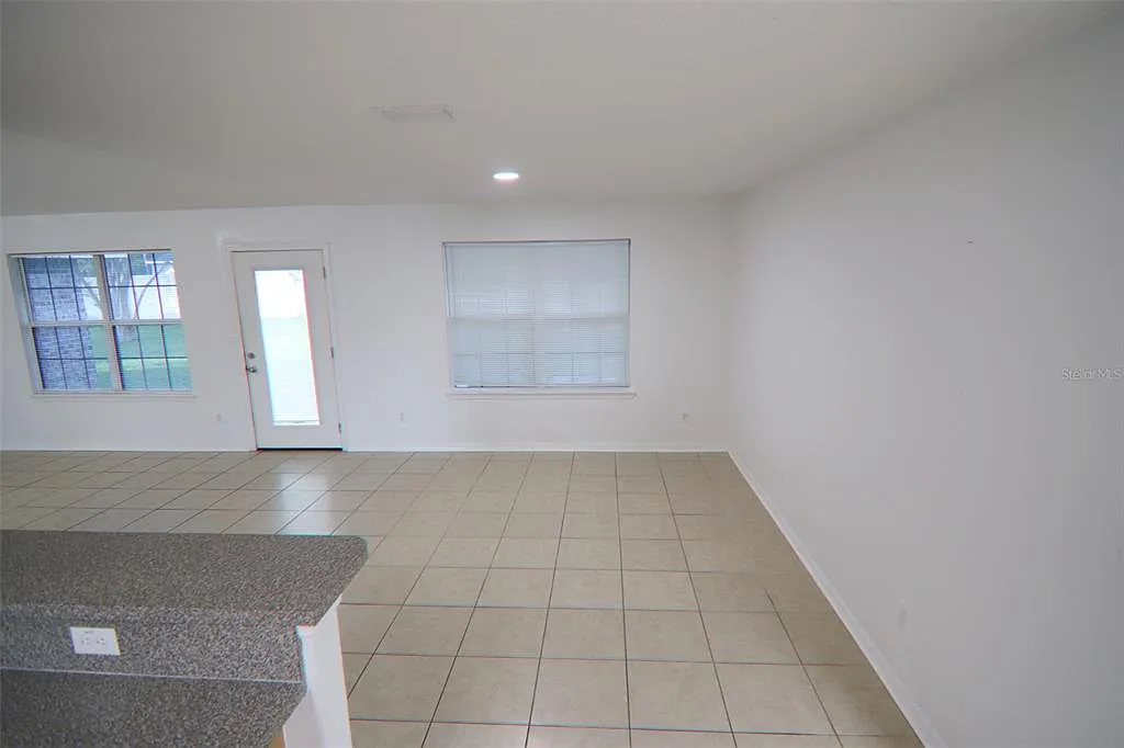 4 bed, 3.0 bath, 2983 sqft, $2,700 — Photo 3