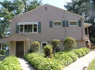 39 1st St, Amesbury, MA 01913