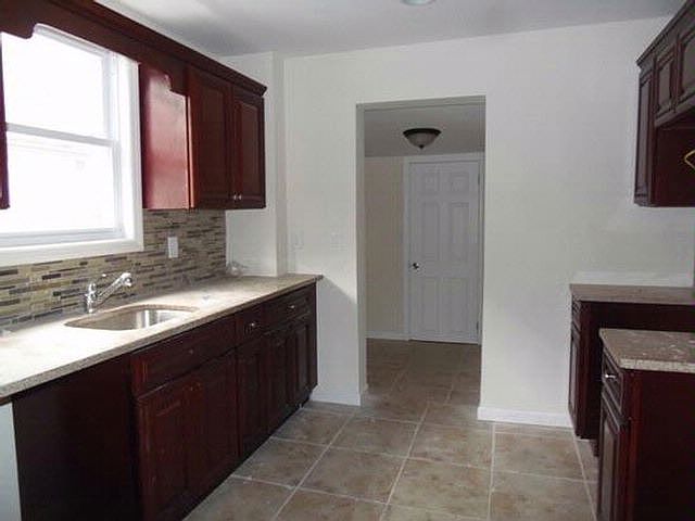 2nd image of 1830 Waterloo Pl