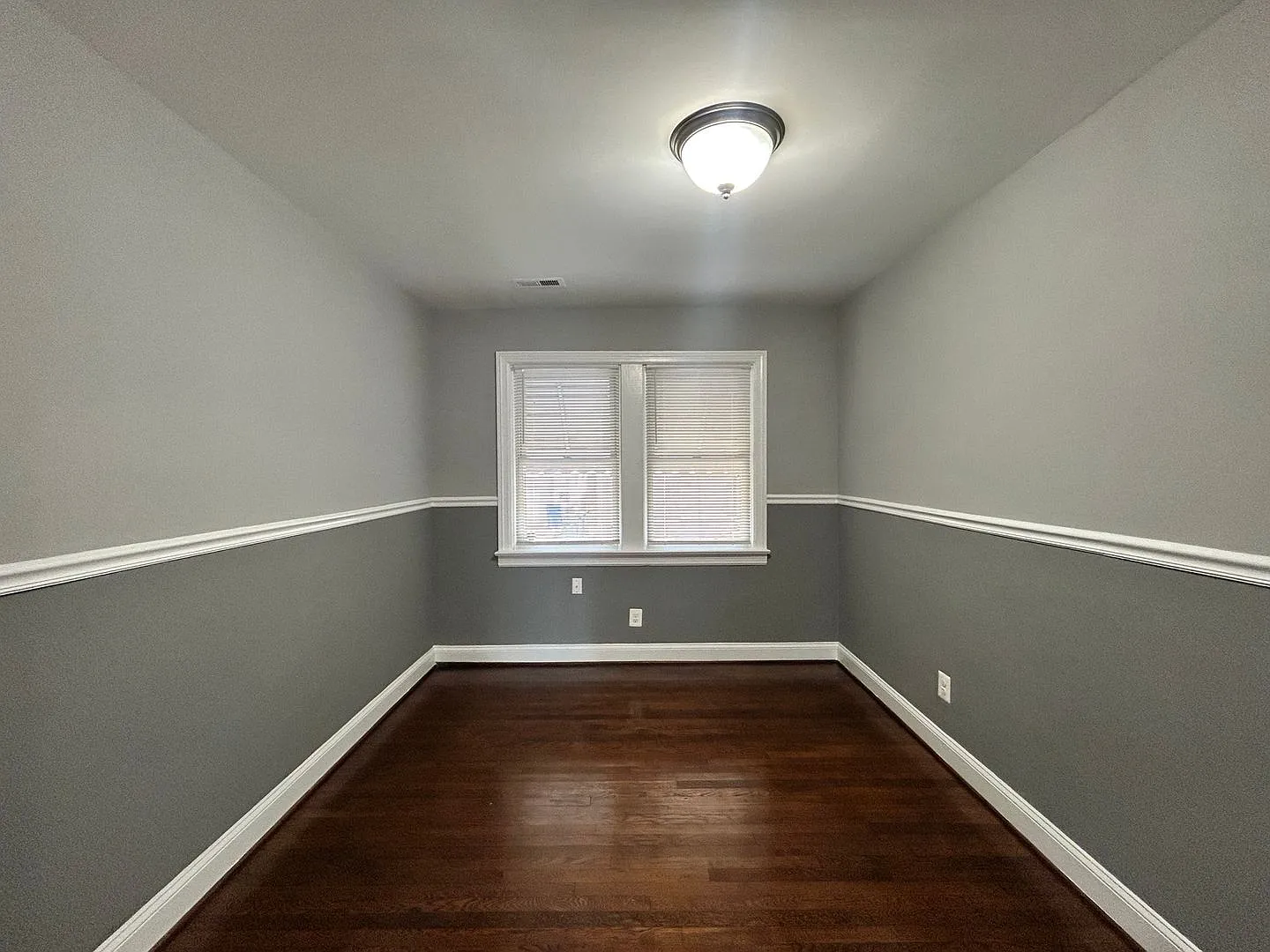 Baltimore - 2 Bedrooms + Den and 1 baths Available! — Photo 4