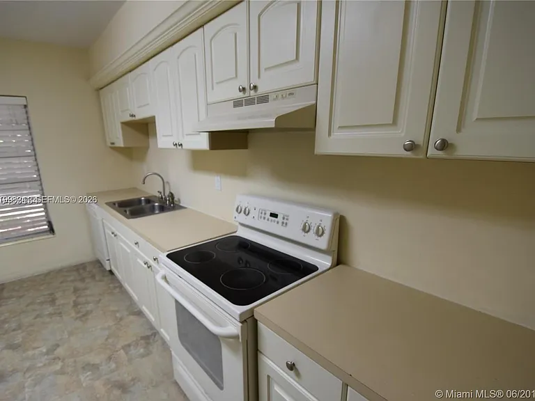 800 Andalusia Ave — Photo 9