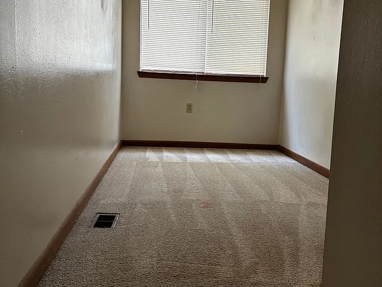 124 Alder Ave — Photo 10