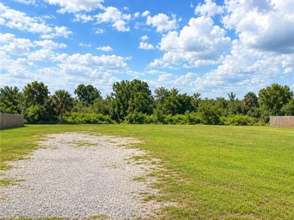 4732 Pontchartrain Dr, Slidell, LA 70458