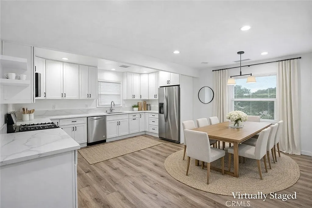 3 bed, 2.5 bath, 1430 sqft, $3,900 — Photo 4