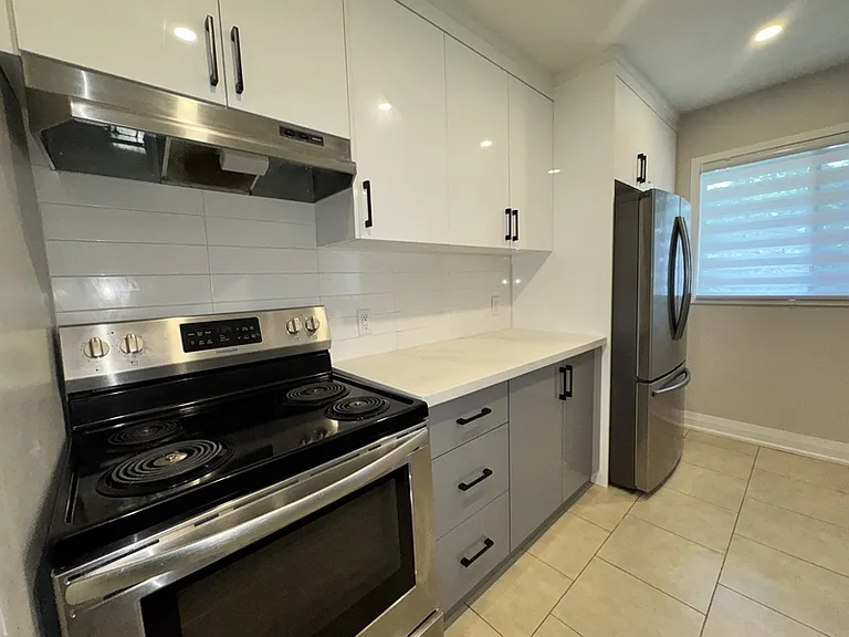 16 Wellington St W #6 — Photo 6