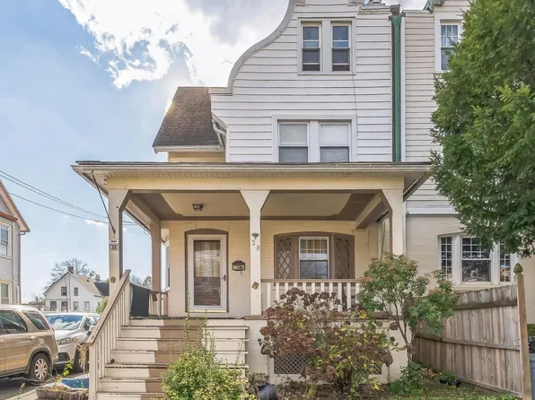 38 E Stewart Ave, Lansdowne, PA 19050