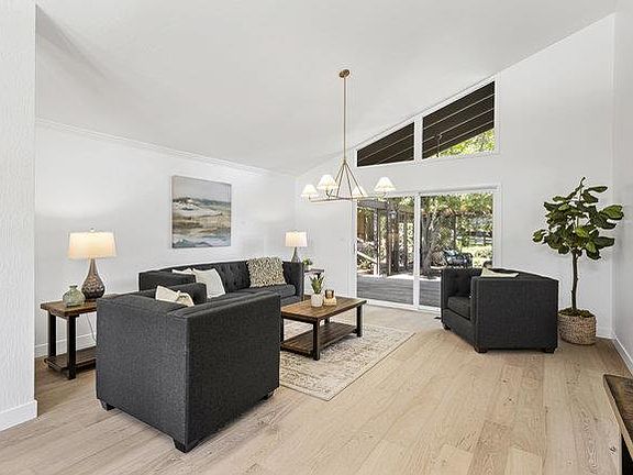 5th image of 975 W Dunne Ave