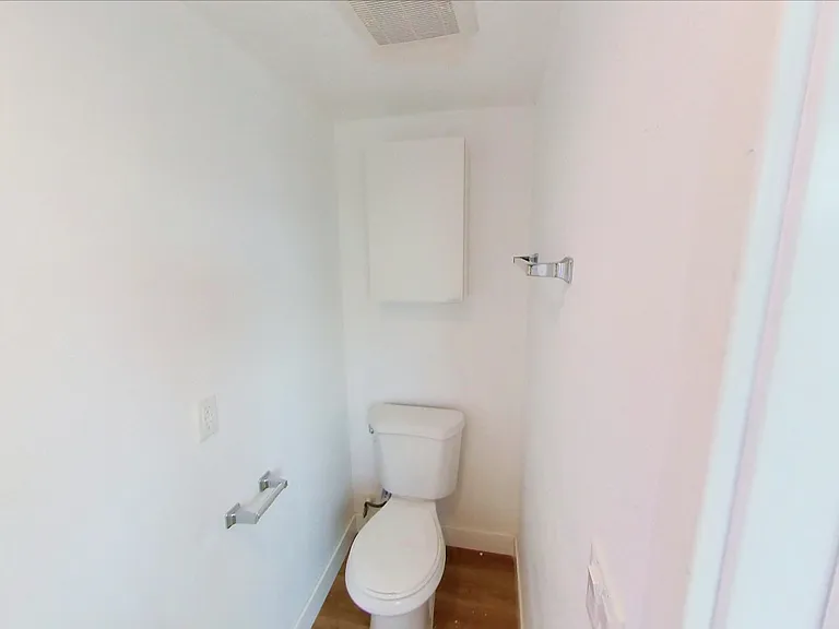 1436 W 36th Pl — Photo 31
